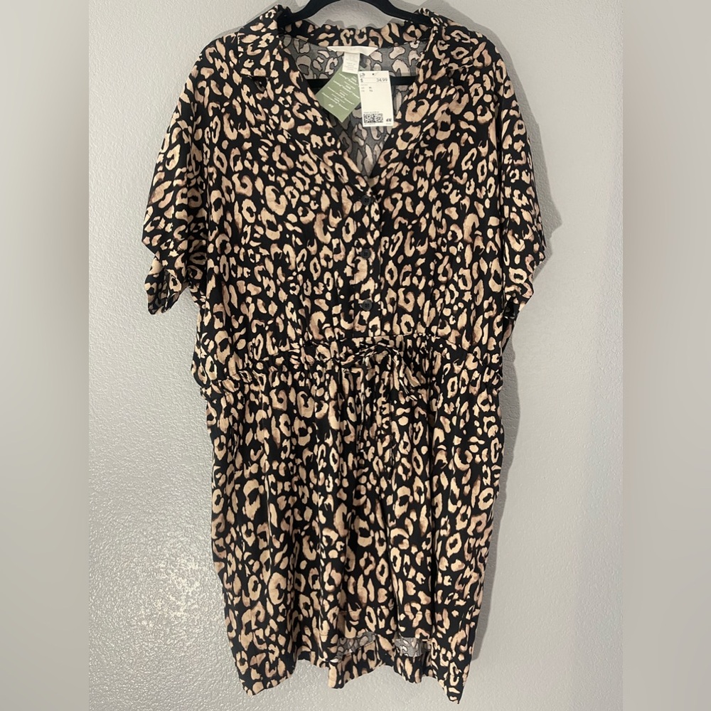 H&M-Size XL- Cheetah print shorts rumper